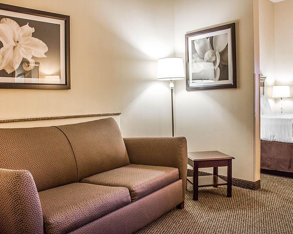 Holiday Inn - Cheshire - Southington By Ihg Buitenkant foto